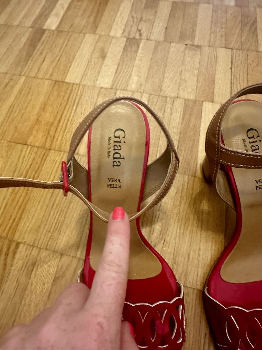 Damenschuhe: Elegant Italian Leather Sandals, Size 40 – Neu und originalverpackt aus Sorengo von dis_tfq6 1