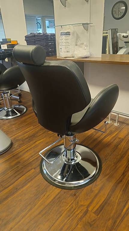 Stühle: 2 Coiffeurstühle – Gebraucht aus Arbon von Melonie 1