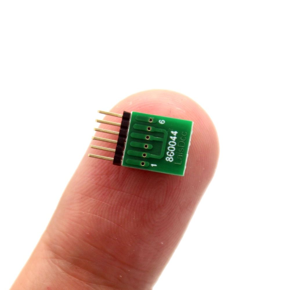 Modellini di ferrovie: NEM 651 Analog-Stecker – Nuovo e nell'imballaggio originale da Brügg BE venduto da telegraphrail