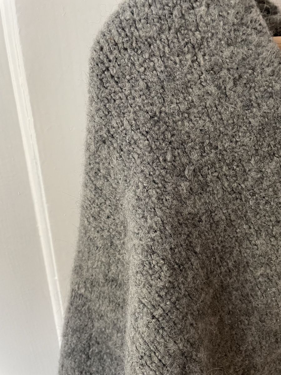 Pulls & Sweat-shirts: Pull gris en laine/alpaga mélangés – D'occasion à Biel/Bienne par sybilline 1