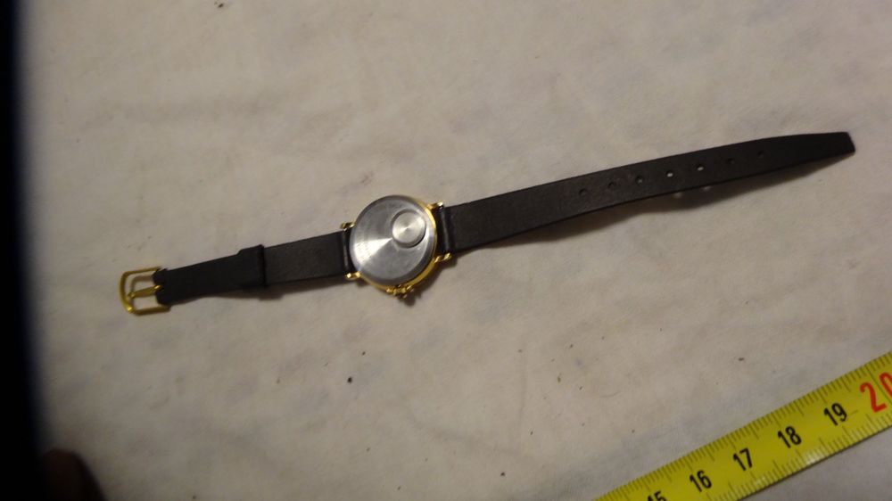 M-Watch Montres: M.WATCH DAMEN  SEHR KLEINE UHR.QURTZ UHR.DATE.SCHÖN LÄÜFT – D'occasion à zürich par ahmad01 2
