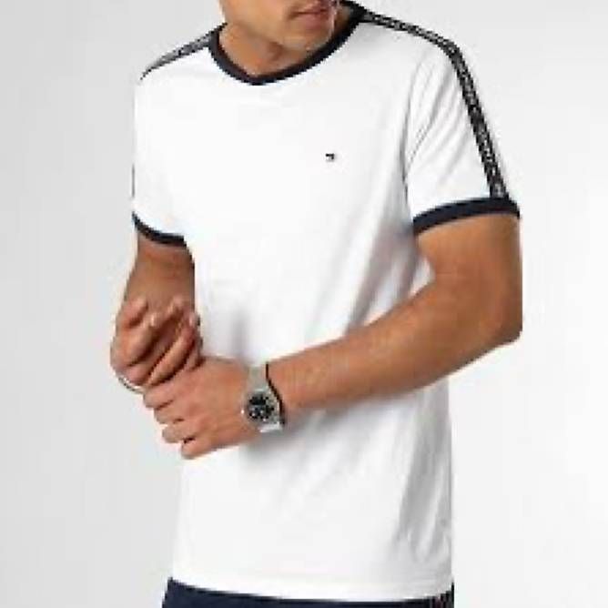 T-shirts: T-shirt Tommy Hilfiger – D'occasion à Morges par bir_9rsr