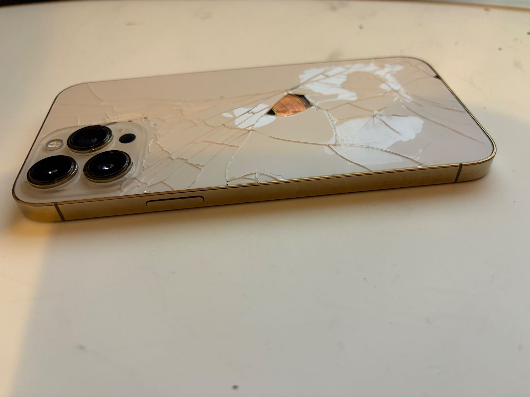 Apple Portables: APPLE iPhone 13 Pro Max iCloud gesperrt – Défectueux à Pratteln par Compsell 4