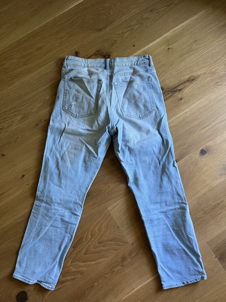 H&M Jeans: H&M Light Wash Jeans – Usato da Dietlikon venduto da ell_p7fn 5
