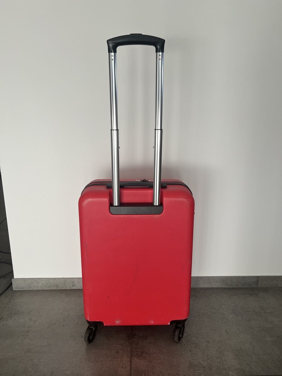 Valigie: Carpisa Cabin Red Trolly – Usato da Cama venduto da UnleashdByAna 2