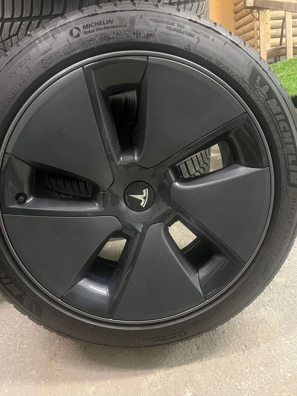 Pneumatici & Ruote complete: Tesla Model 3 Kompletträder Sommer – Usato da Rebstein venduto da Grafracing 6
