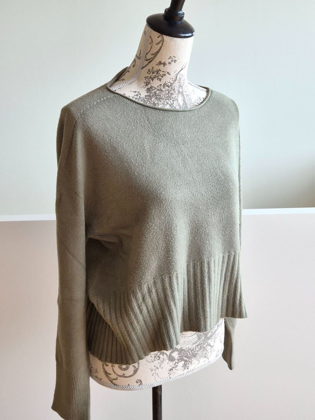 Maglioni & Felpe: Pullover Damen olivgrün – Usato da Spiegel b. Bern venduto da brand06