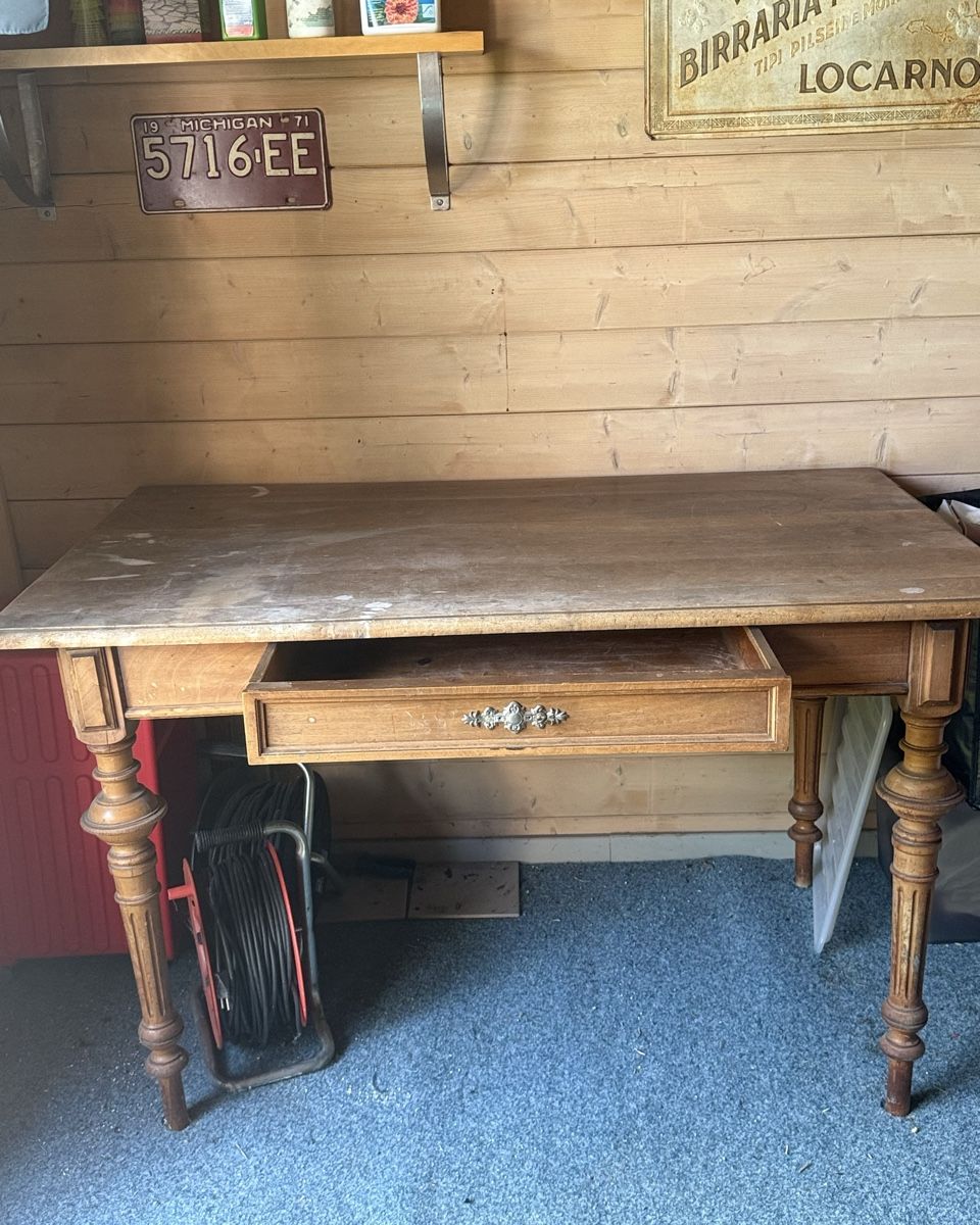 Tische: Biedermeier Tisch Nussbaum massiv – Gebraucht aus Bergdietikon von ulr_r9x5 6