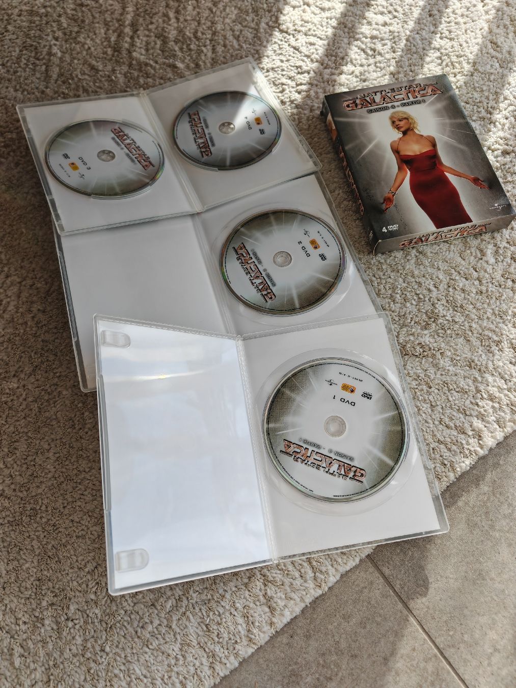 Tutti i DVDs: Battlestar Galactica Saison 4 Partie 1 DVD – Usato da Longirod venduto da ali_nsd5 2