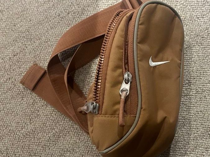 Nike Borse: Nike Tasche rosabraun – Nuovo (secondo la descrizione) da St. Gallenkappel venduto da Iillifee