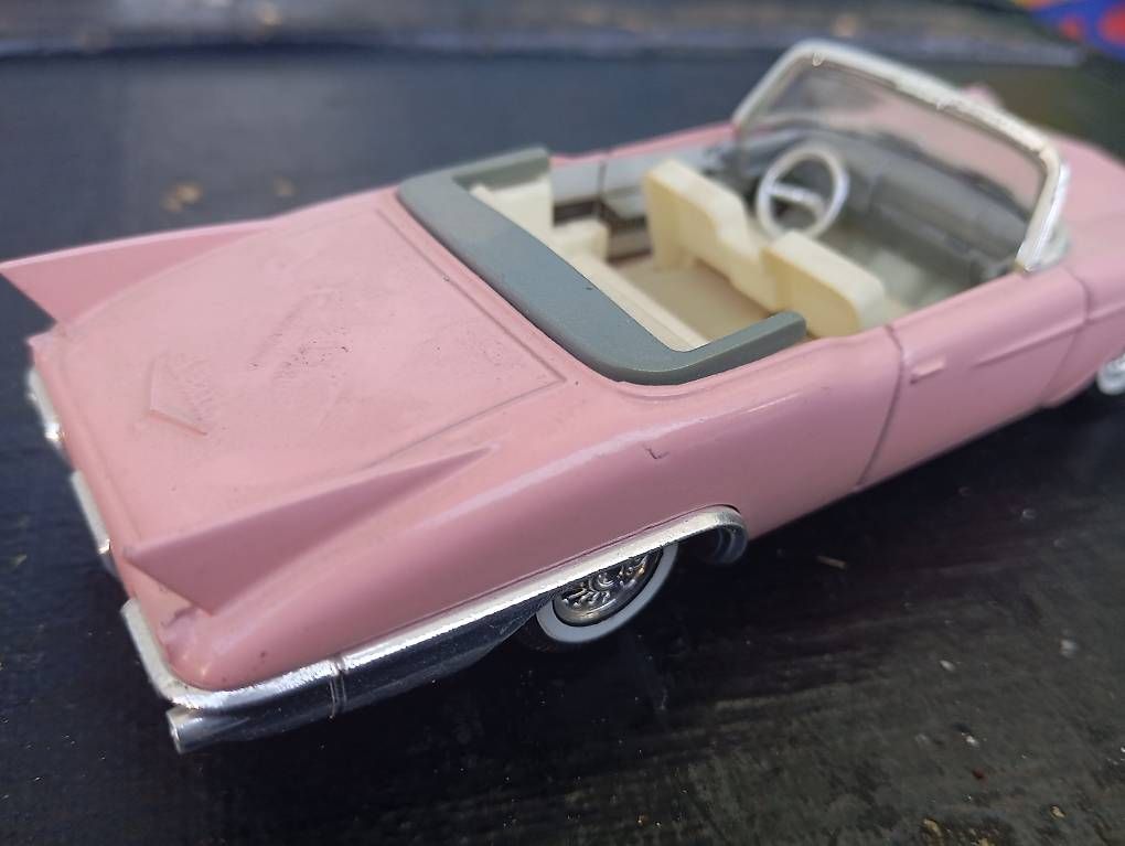 Cadillac Modellini d'auto: Cadillac Eldorado 1957 – Usato da Basel venduto da Petergunn 2