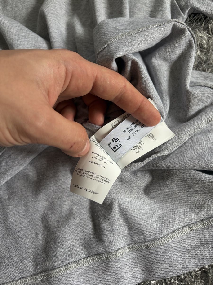 Off-White T-shirt: Off-White Logo T-Shirt  – Nuovo (secondo la descrizione) da Brislach venduto da edu_t6pq 6