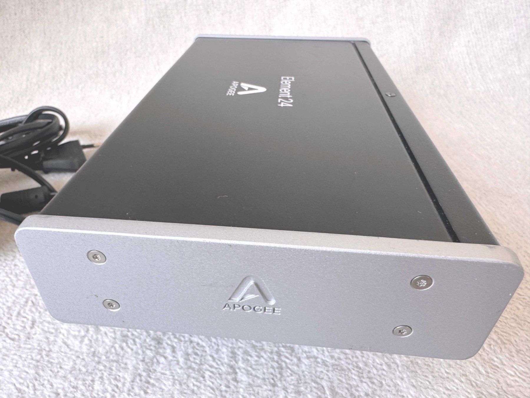 Apogee Studioequipment: Apogee Element 24 Thunderbolt Audio Interface optical analog – Gebraucht aus Zürich von Malco0 1