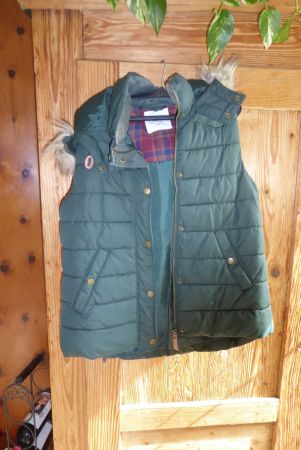 sehr schönes Winter Gilet H&M Gr 42/L verstellbare Taile