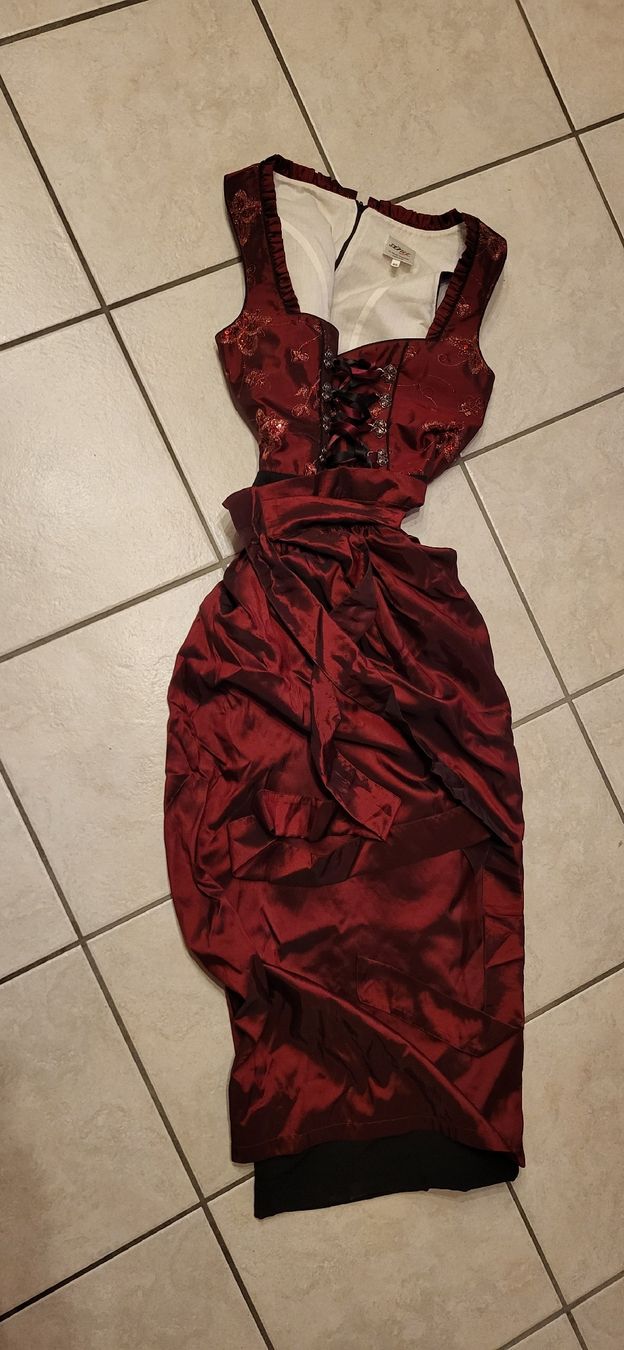 Vestiti: Rotes Stünle Dirndl mit Tuch – Usato da Studen BE venduto da mar_6qqp