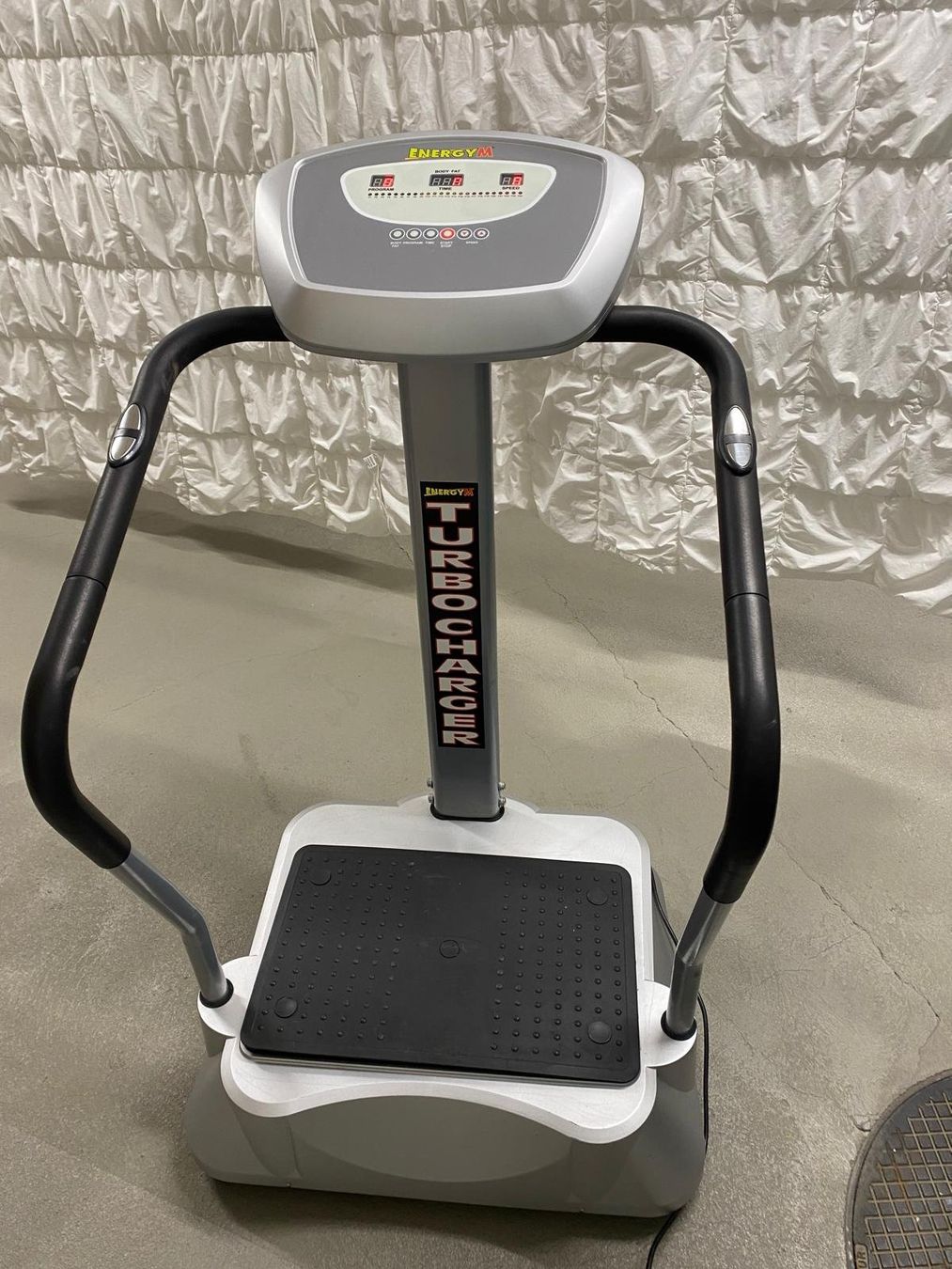 Hometrainer: Vibration Platte – Gebraucht aus Lenzerheide/Lai von paitli