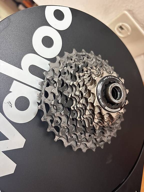 Vélos d'appartement:     Wahoo KICKR CORE inkl. 2 Kassetten – D'occasion à Greifensee par ralpholivier 2