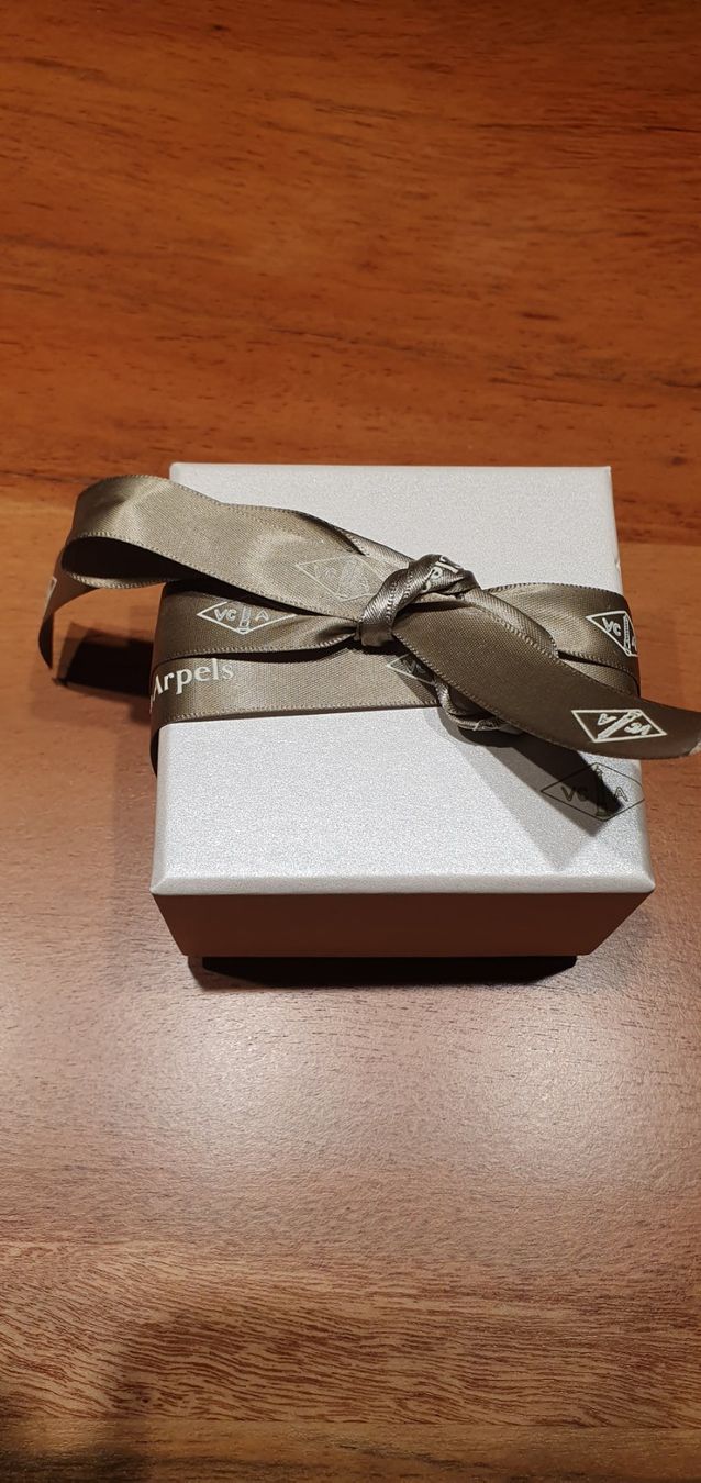 Tutte le decorazioni: Van Cleef & Arpels Ring original Schachtel ( nur Box ). – Nuovo (secondo la descrizione) da Zürich venduto da Leica.C89 6