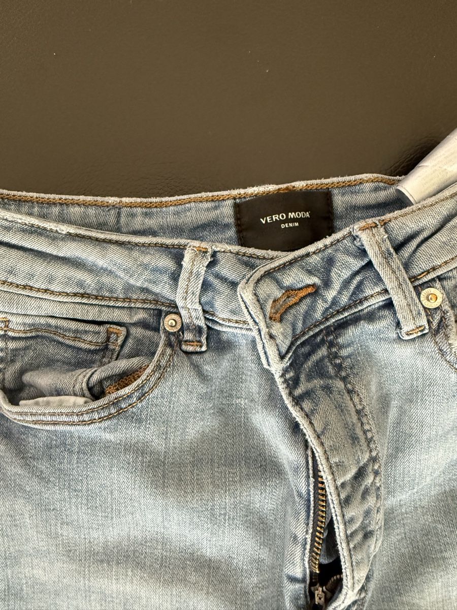 Vero Moda Jeans: Vero Moda Blaue Jeans – Gebraucht aus Winterthur von yar_dpp8 1
