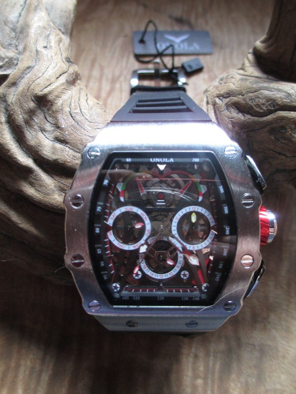 Uhren: Uhr Tonneau Automatik. – Neu (gemäss Beschreibung) aus La Heutte von franco029