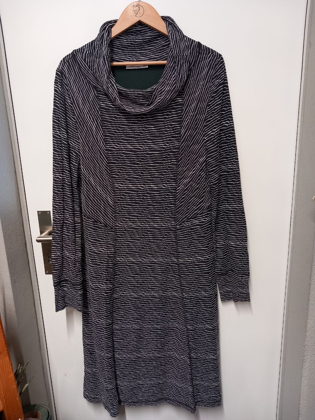 Kleider: Kleid Simclan Gr.42 – Gebraucht aus Gwatt (Thun) von umwelt-brocki