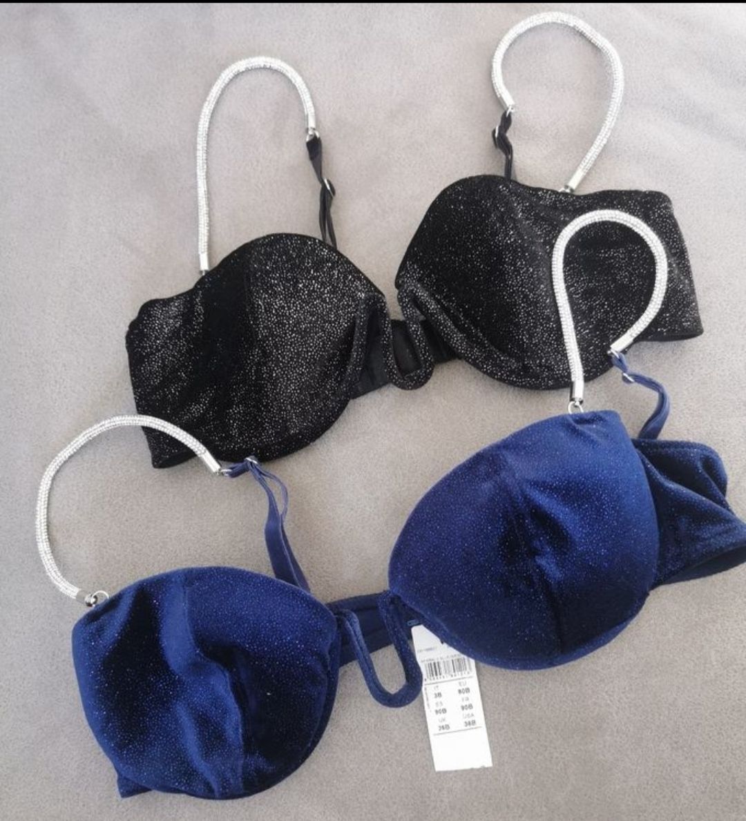Altra biancheria intima: Glitzer BHs mit Strass Trägern, Damen, Grösse 80B/36B – Nuovo (secondo la descrizione) da Niederhasli venduto da 8155irae