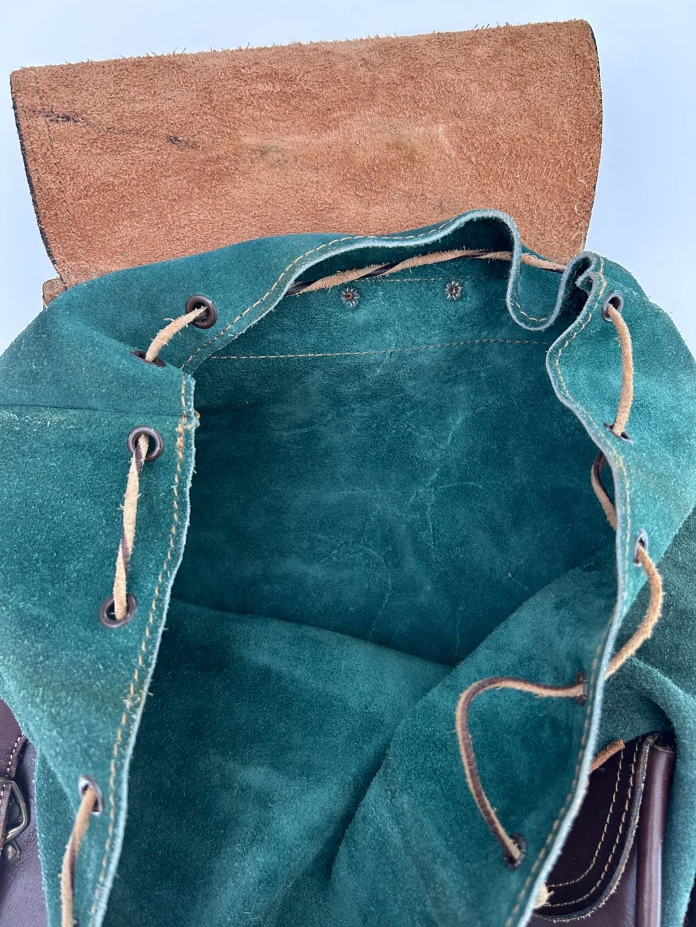 Armée suisse Sacs à dos: Vintage Leder Rucksack – D'occasion à St. Gallen par look-twice 4