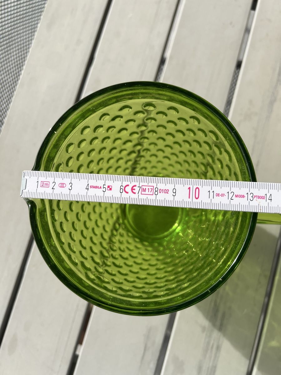 Gläser: Glas-Krug, grün Top-Zustand – Gebraucht aus Wolfwil von Poulet60 1