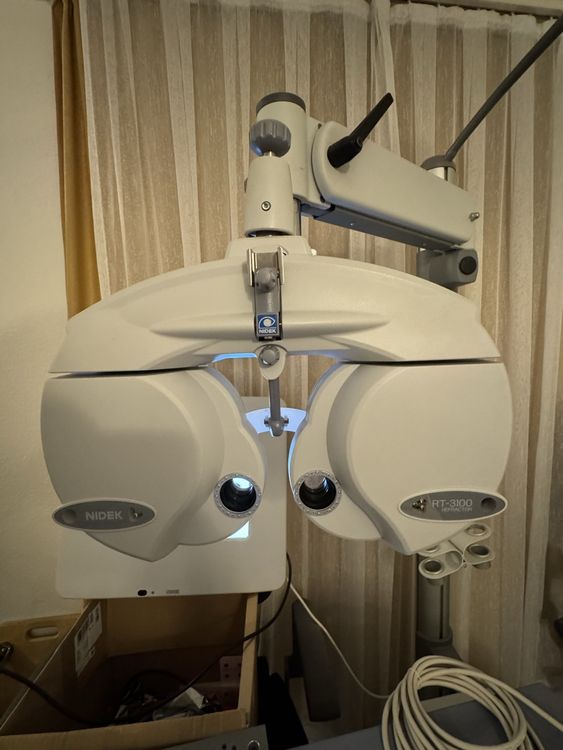 Nidek RT-3100 Phoropter mit SC-1600 Chart System, Top Zustan (Gebraucht ...