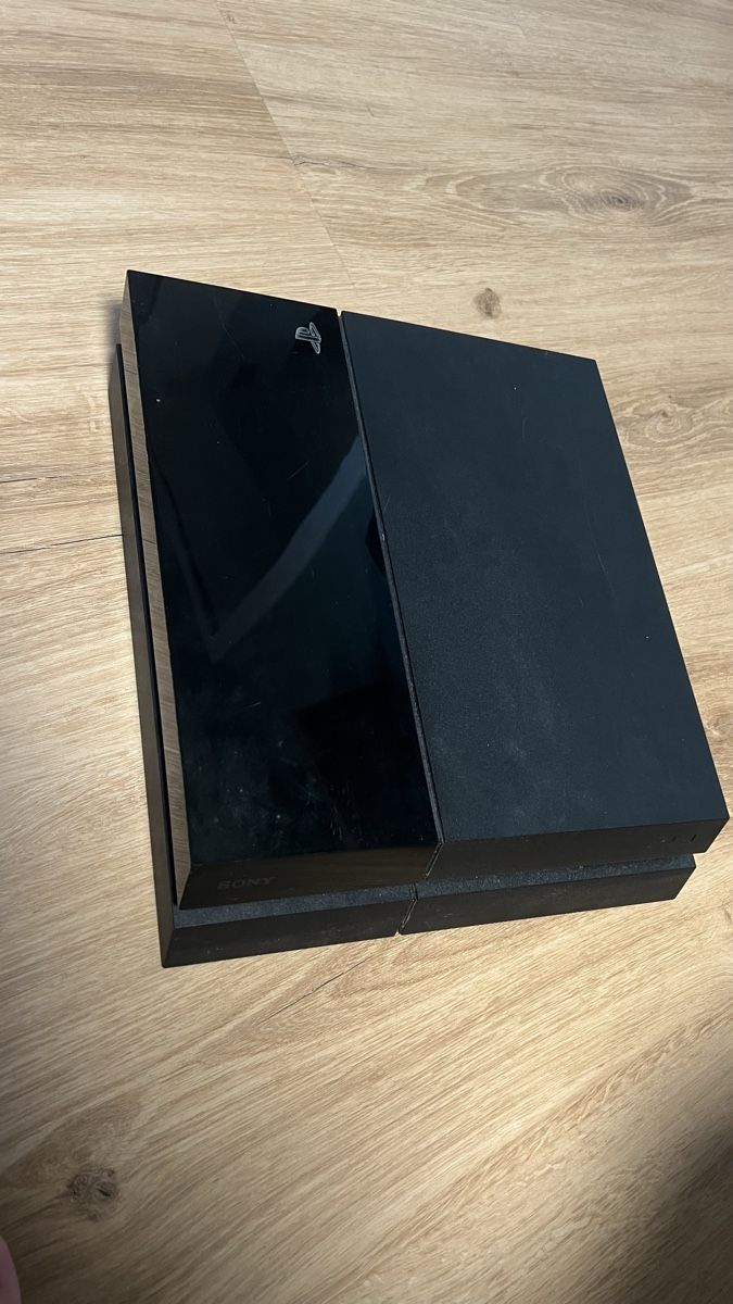 Sony Console: Playstation 4 – Usato da St. Silvester venduto da Simply.Cirelli 1