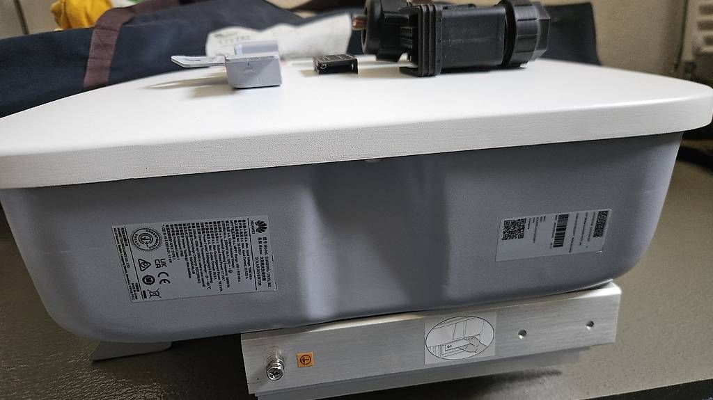 Inverter: Onduleur Huawei SUN2000-12KTL-M2 – Nuovo e nell'imballaggio originale da Le Locle venduto da mariuzzos 2