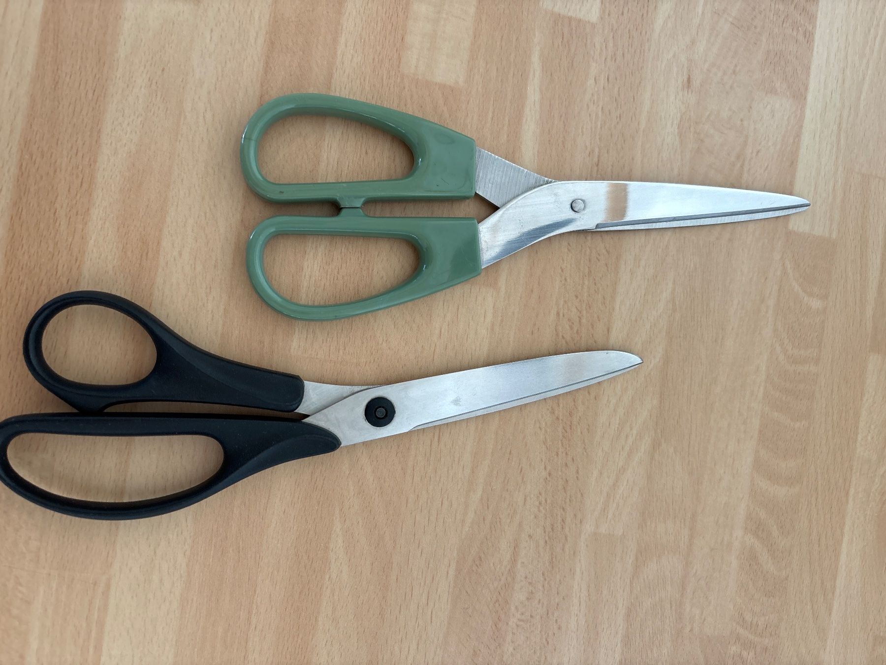 Ikea Tutti gli attrezzi: 2 Scheren , 20 cm lang – Usato da Wetzikon ZH venduto da CZ. 3