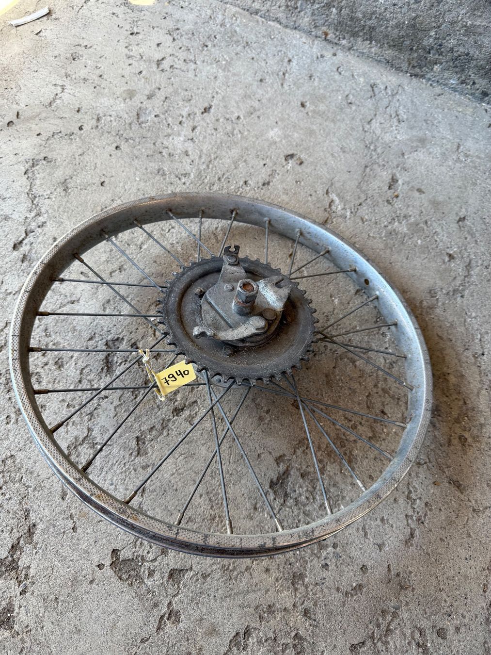 Puch Pièces pour mobylette: Mofa Speichenhinterrad – D'occasion à Fahrni b. Thun par berger_tuning34