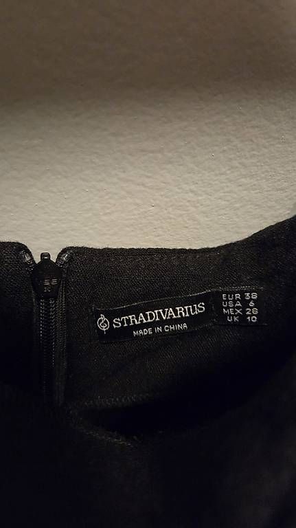Stradivarius Pantalons: schwarze Shorts/Skorts, S/36 – D'occasion à Bern par nigq 2