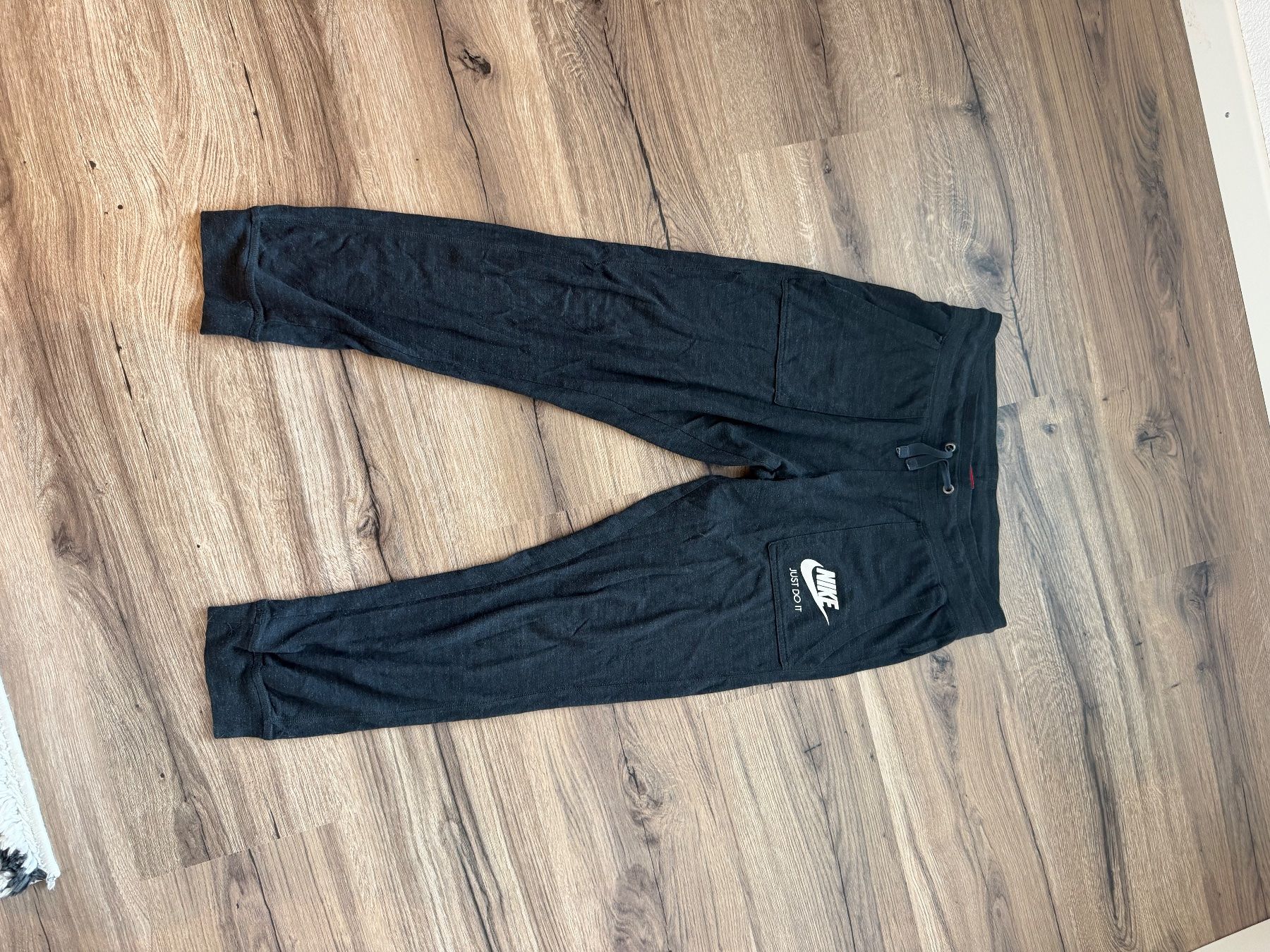 Nike Hosen: Nike Jogginghose – Gebraucht aus Kallnach von Regenbogen44