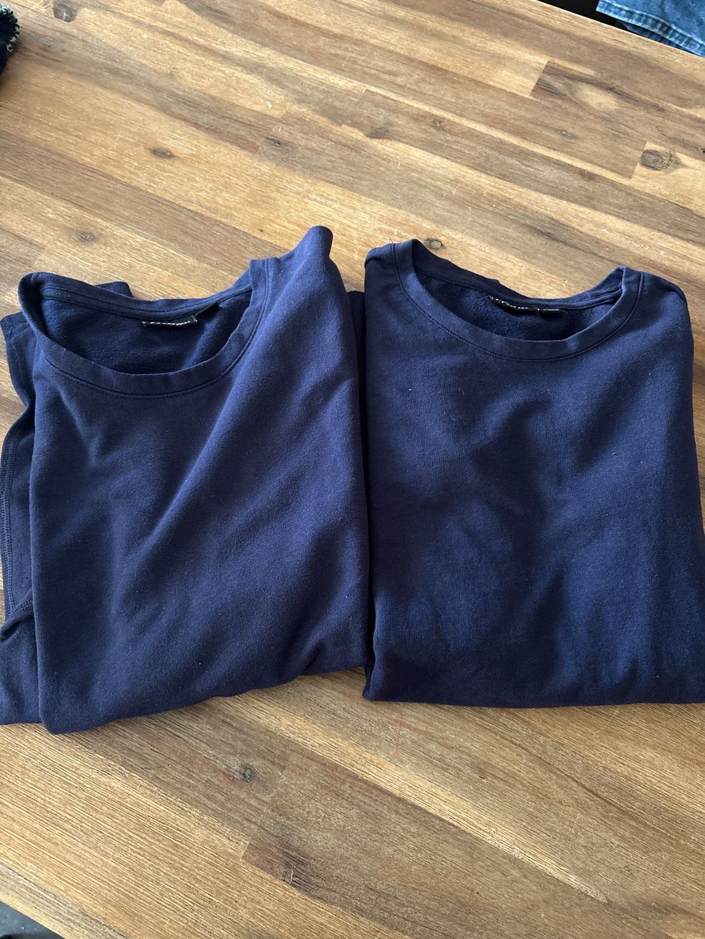 Maglioni & Felpe: 2 Langarmshirts Crane blau – Usato da Schübelbach venduto da S1CH 2