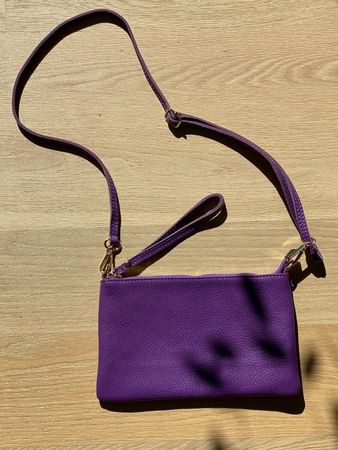 NEUE! Umhängetasche / Clutch – echt Leder – lila / violett