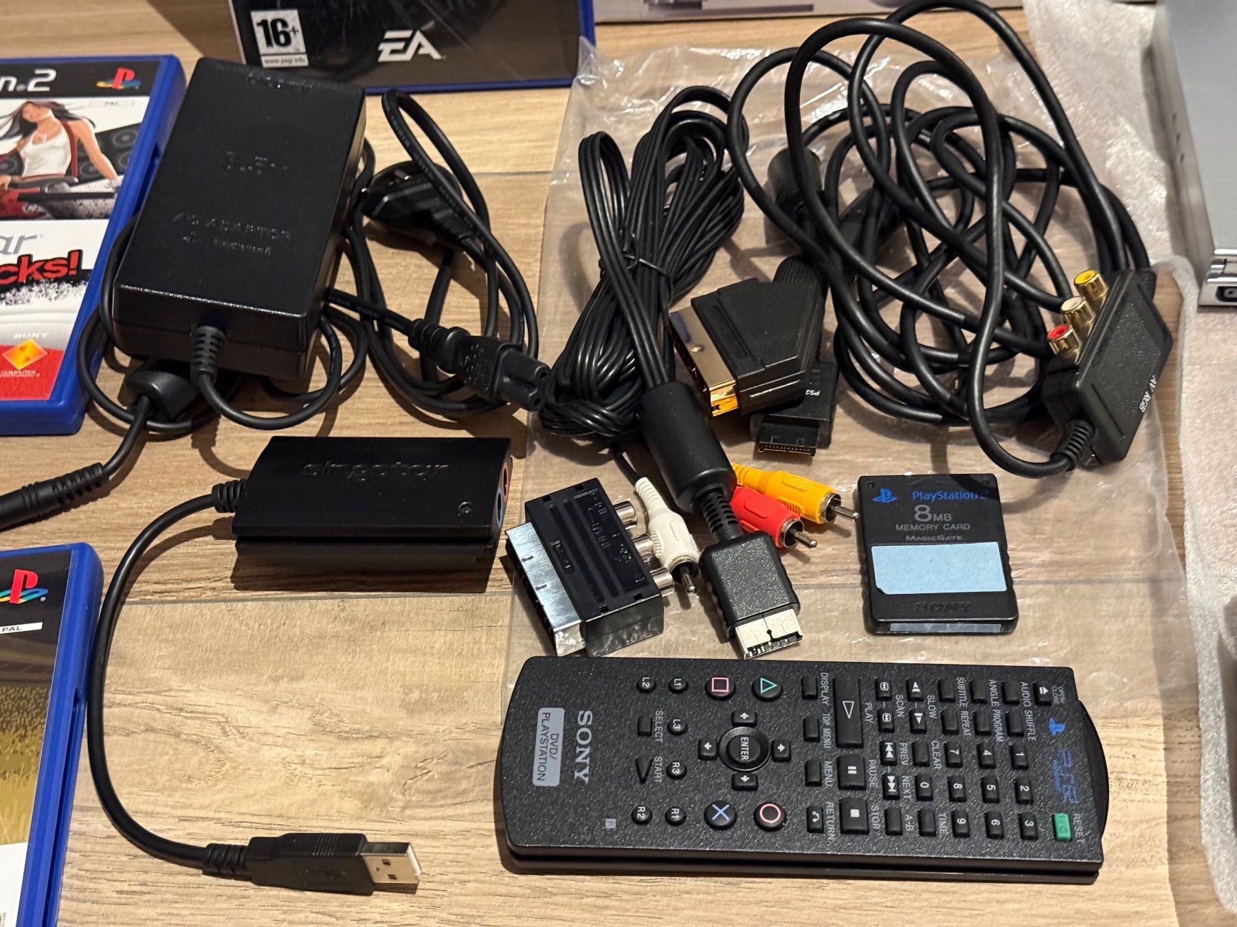 Sony Konsolen: PS2 Slim + 2 Dualshock + 9 jeux + Singstar + accessoires – Gebraucht aus Chardonne von FrankDiesel 6