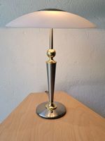 Elegante Tischlampe, Metall/Glas, Design & Qualität
