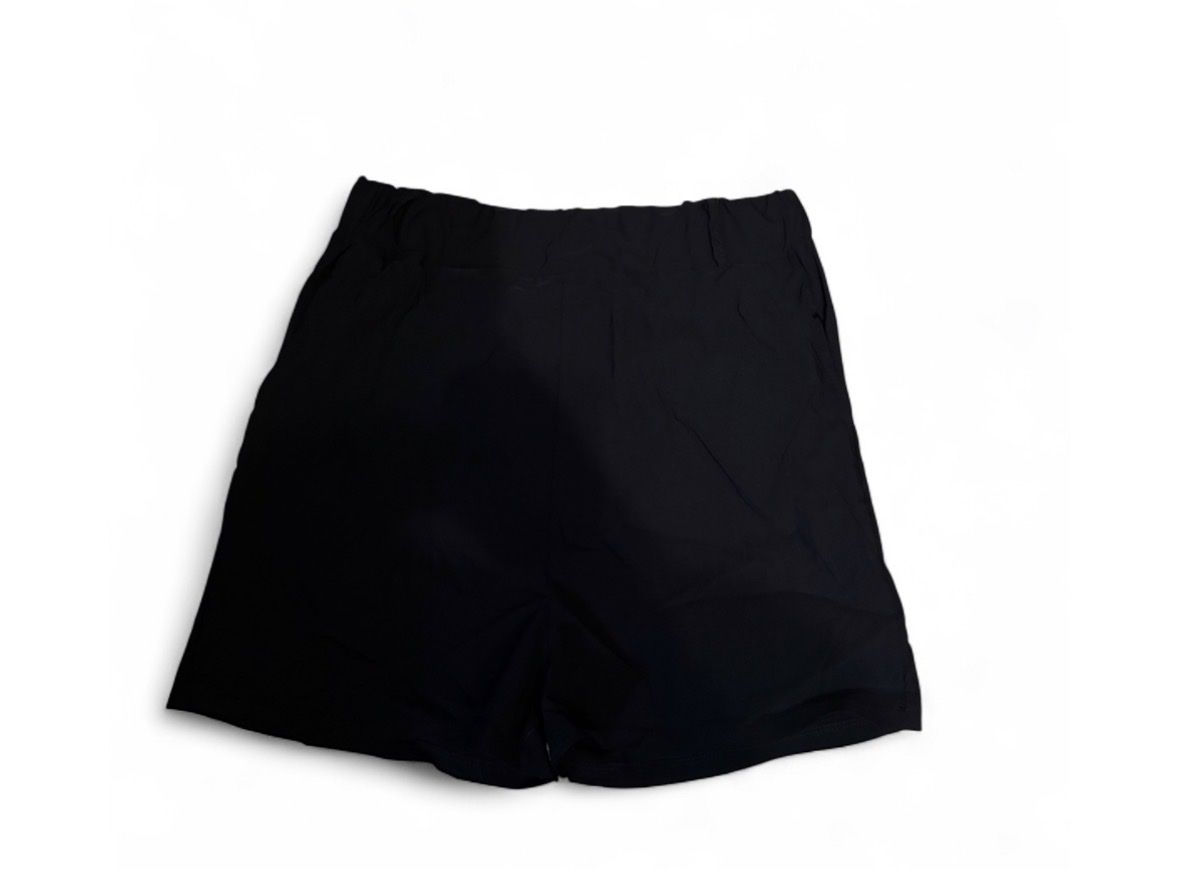 Pantaloni: Kurze Hose schwarz mit Gummizug – Nuovo (secondo la descrizione) da Marbach SG venduto da Rob_sta