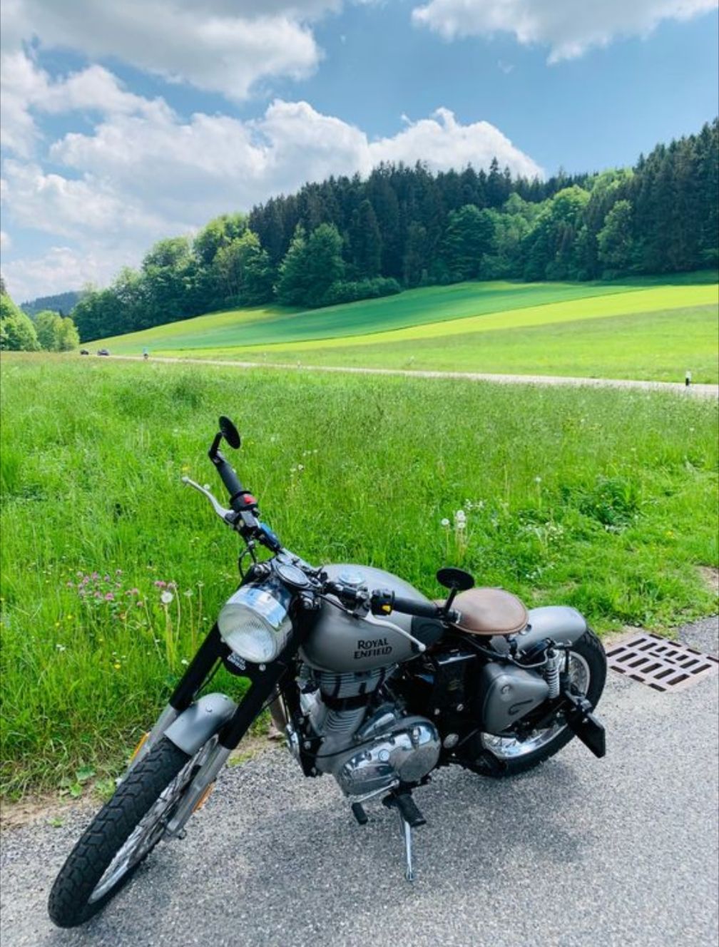 Enfield/Royal-Enfield Strasse: Royal Enfield Bullet 500 Classic | Bobber-Umbau. Top Zustand – Gebraucht aus Zürich von m_meier1981 2