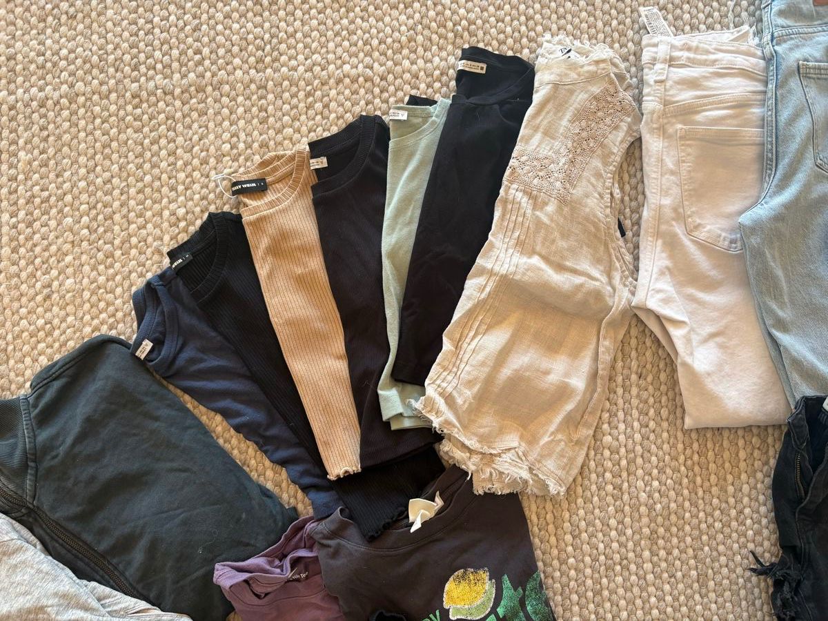 Lotti di vestiti: Clothes package sizes 34,36 – Usato da Zuoz venduto da stumholm 2