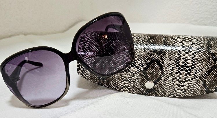 Gucci Occhiali & Lenti: Original GUCCI Damensonnenbrille – Nuovo (secondo la descrizione) da Tenniken venduto da DM2604 1