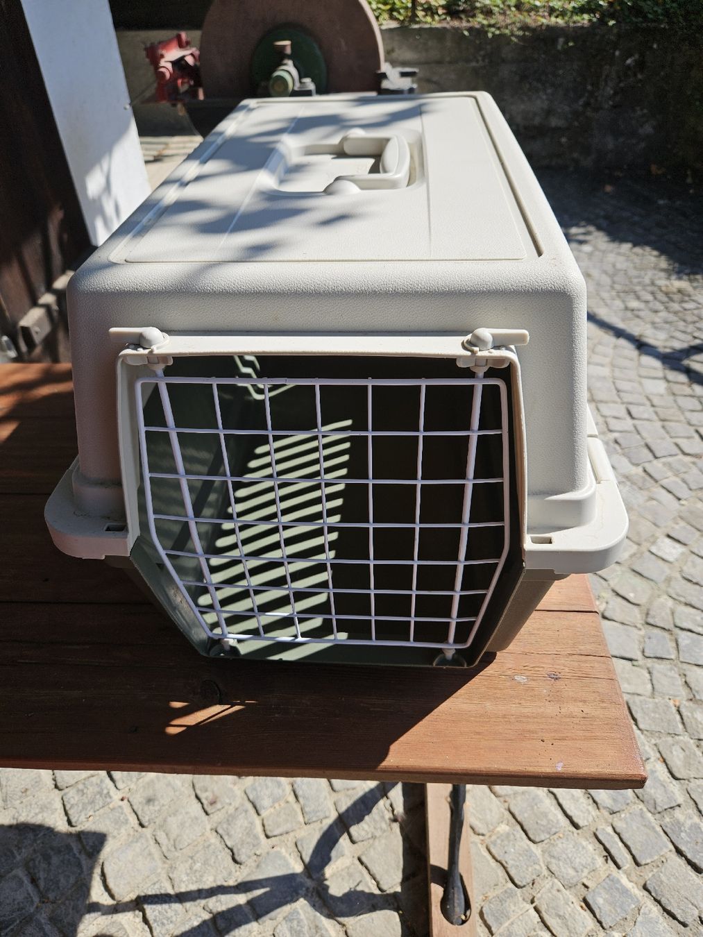 Gabbie, trasporto & Sicurezza: Robuste Hunde- / Katzen-Transportbox – Usato da Detligen venduto da im.paradisli 2