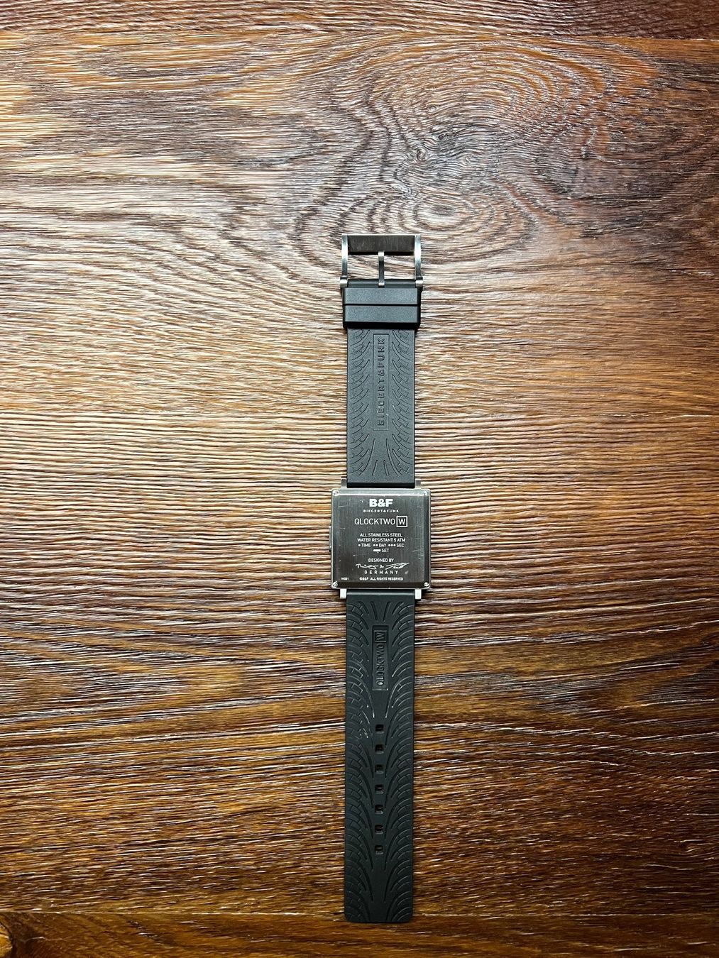 Qlocktwo Orologi: Qlocktwo W Armbanduhr – Usato da Chur venduto da srhGR 4
