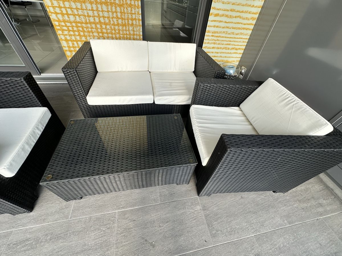 Set de table et chaises: Gartensofa Set mit Tisch & Stühle ab 1.-  – D'occasion à Hagendorn par Pokecollectorch 3