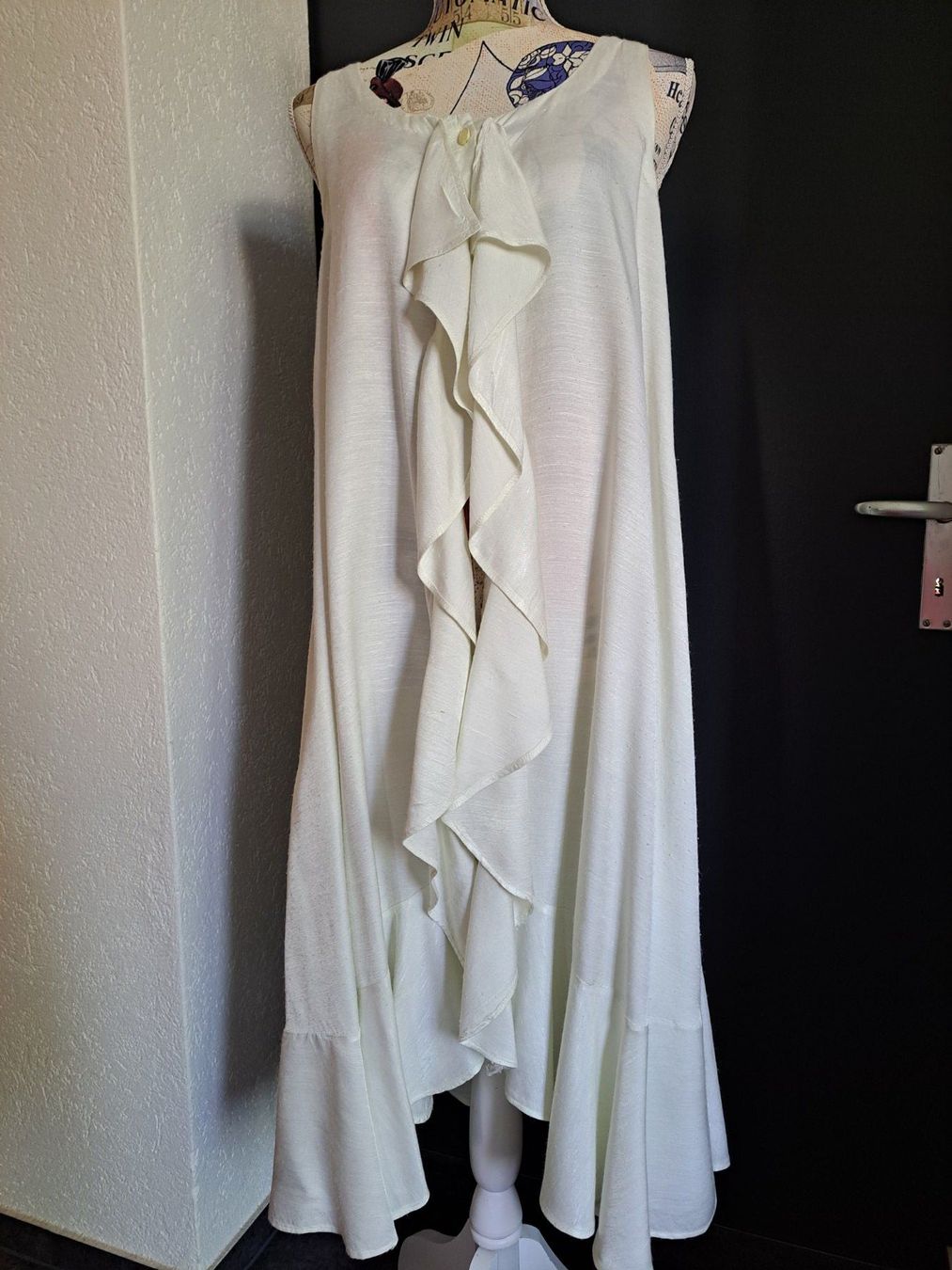 Vestiti: Robe élégante couleur crème taille 38 – Usato da Courrendlin venduto da Aheinza