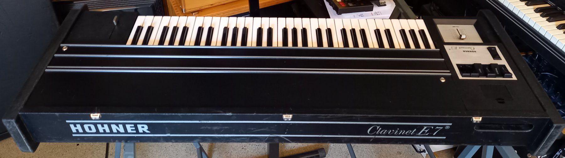Hohner Strumenti musicali: Hohner Clavinet E7 – Usato da Luzern venduto da garlicia 3