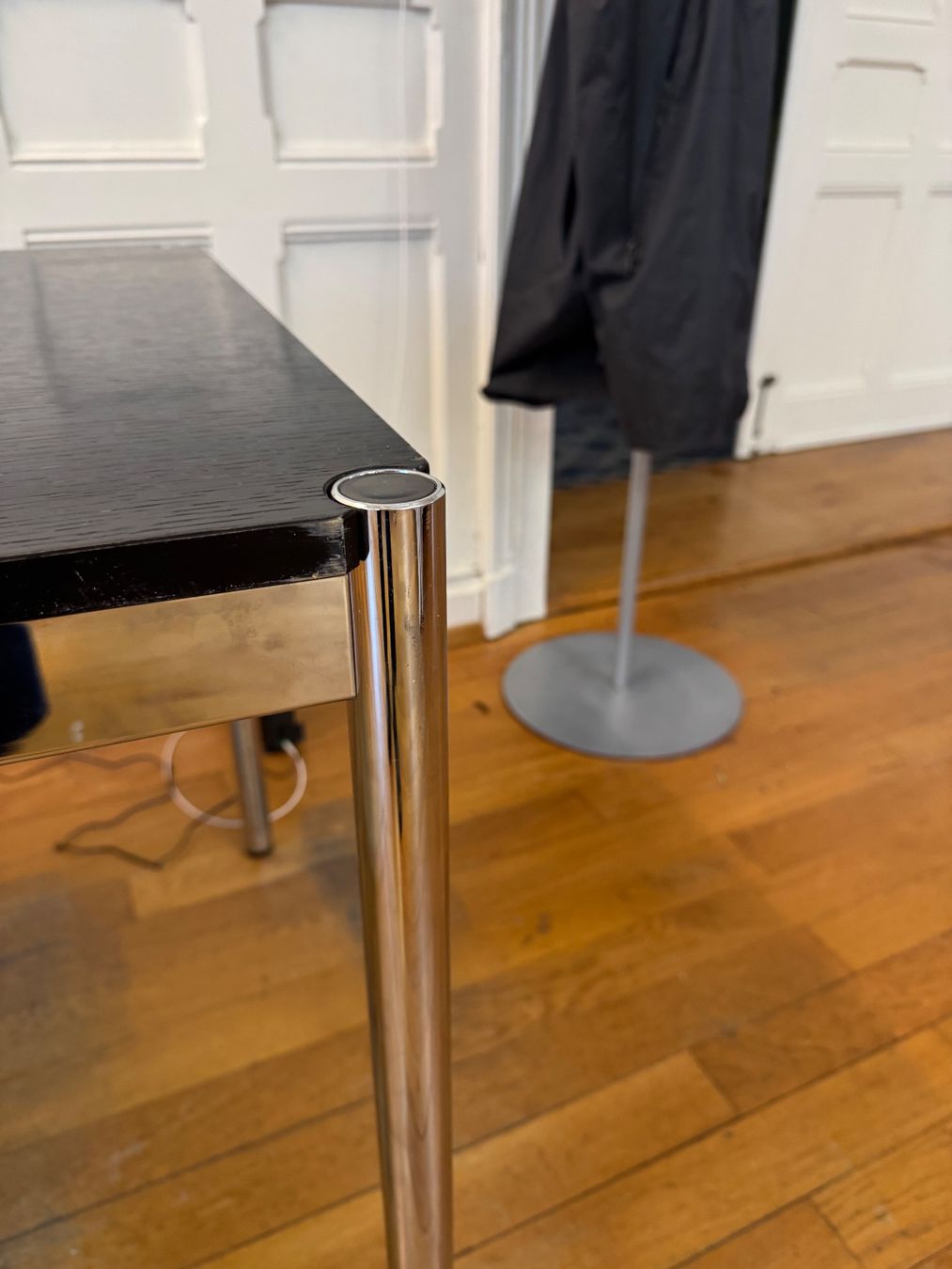 USM Tische: Table USM 150 x 75 cm noir – Gebraucht aus Lausanne von sil_x79f 1
