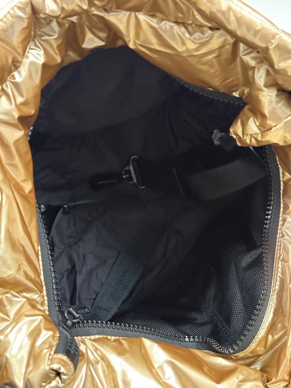 Borse da donna: Vee Collective Shopper gold schwarz Medium Tasche gesteppt – Nuovo (secondo la descrizione) da Regensdorf venduto da secondchancefashion 3